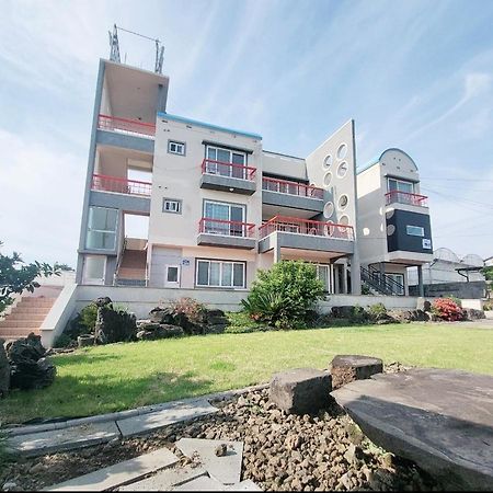 Jeju Soroan Pension مدينة سيوجويبو المظهر الخارجي الصورة